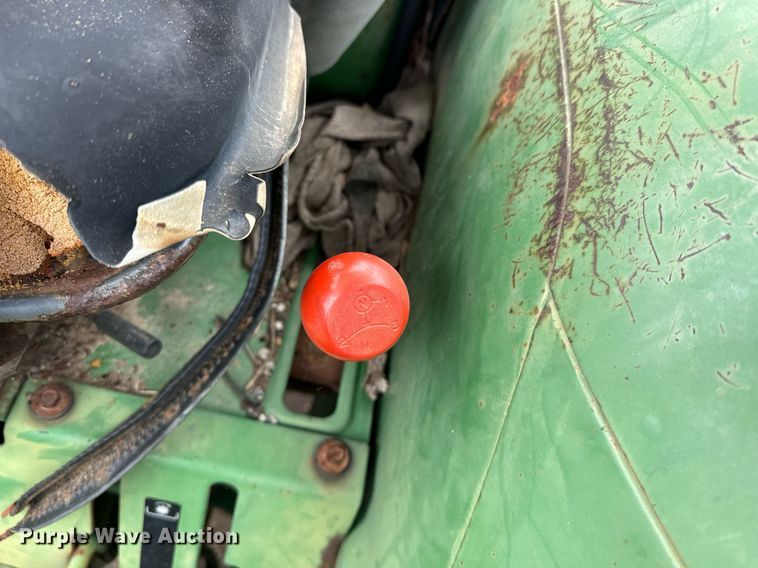 image for item EJ4845 1990 John Deere 970 tractor