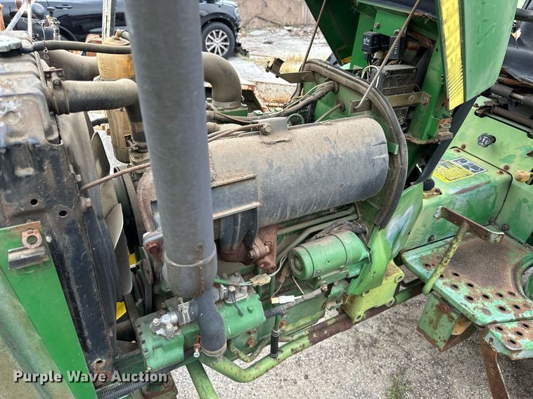 image for item EJ4845 1990 John Deere 970 tractor