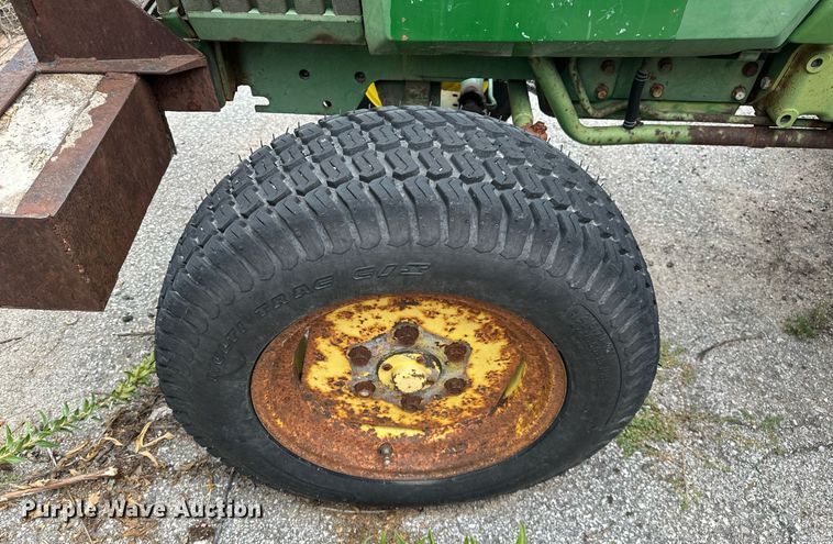image for item EJ4845 1990 John Deere 970 tractor