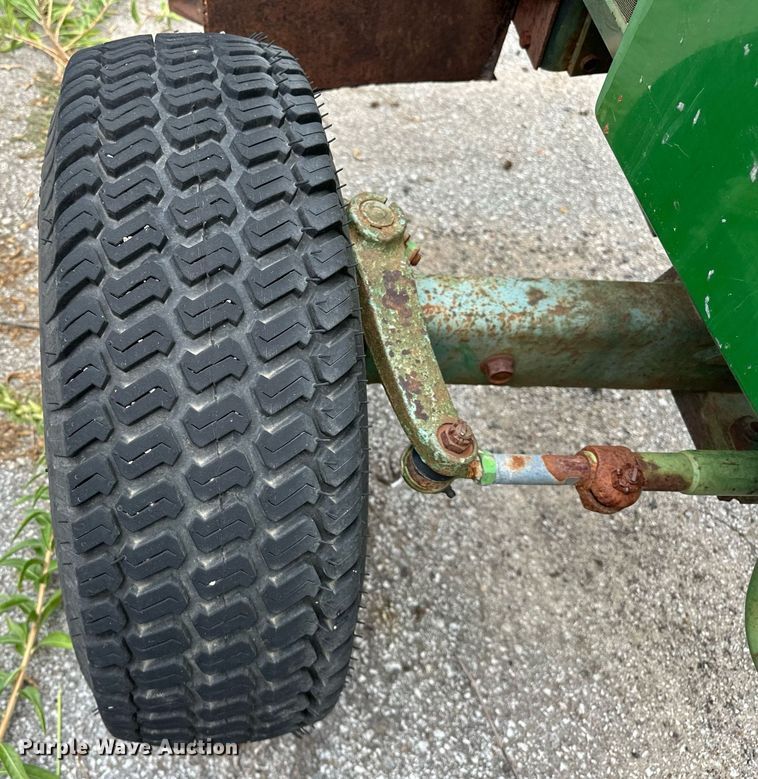 image for item EJ4845 1990 John Deere 970 tractor