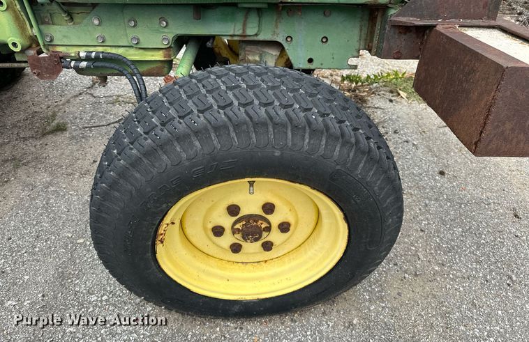 image for item EJ4845 1990 John Deere 970 tractor