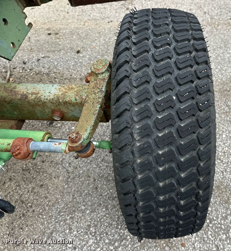 image for item EJ4845 1990 John Deere 970 tractor