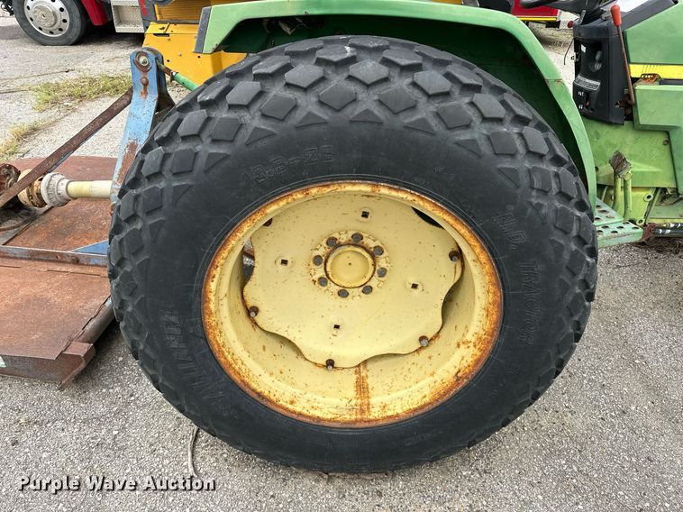 image for item EJ4845 1990 John Deere 970 tractor