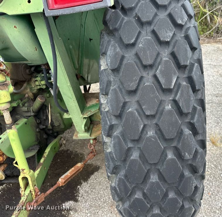 image for item EJ4845 1990 John Deere 970 tractor