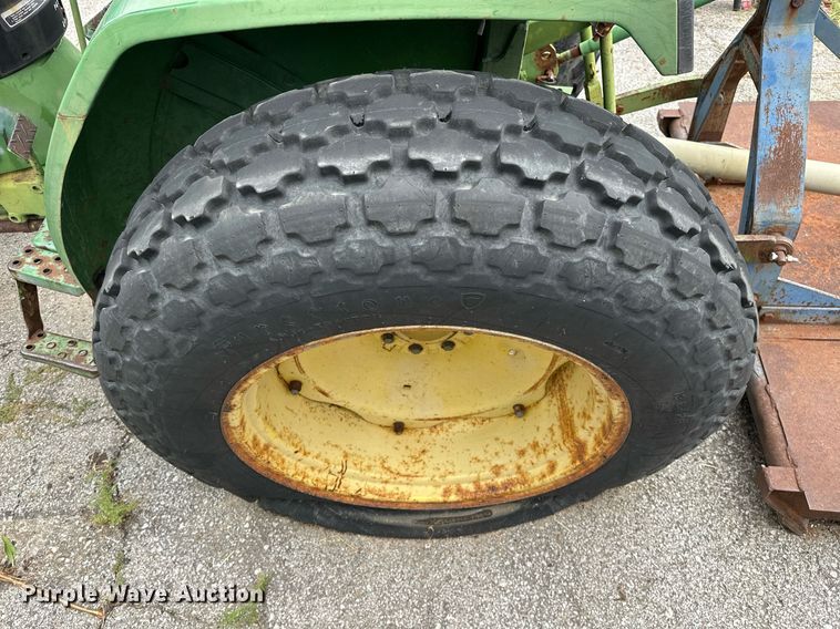 image for item EJ4845 1990 John Deere 970 tractor