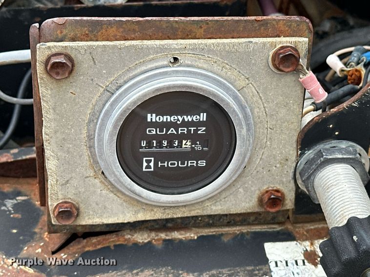 image for item EJ4846 2000 CH&E 2806T trash pump