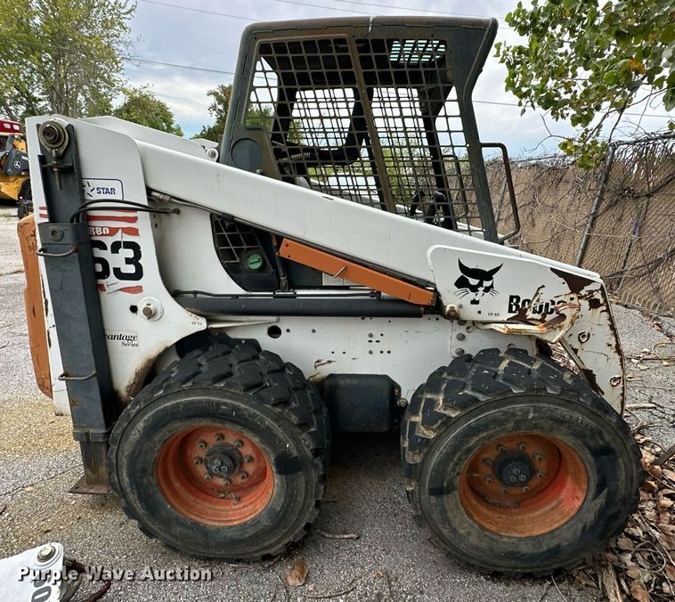 image for item EJ4849 2001 Bobcat  863 skid steer loader