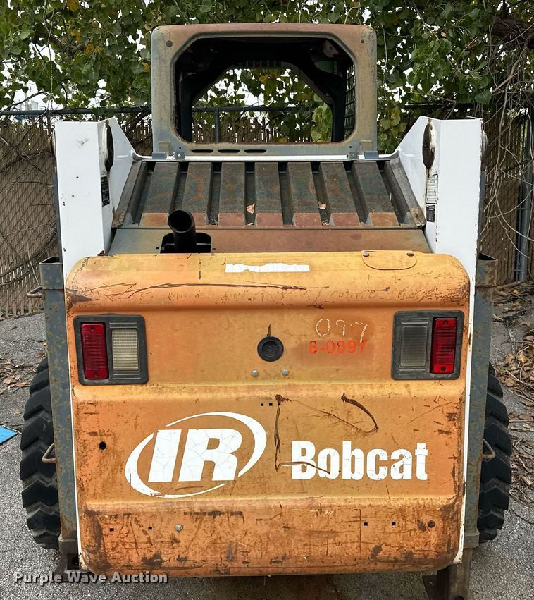 image for item EJ4849 2001 Bobcat  863 skid steer loader