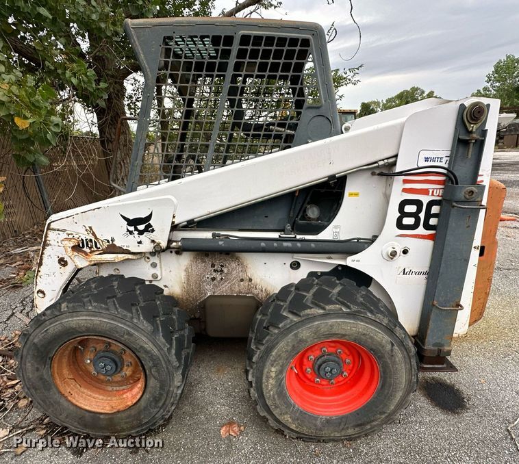 image for item EJ4849 2001 Bobcat  863 skid steer loader