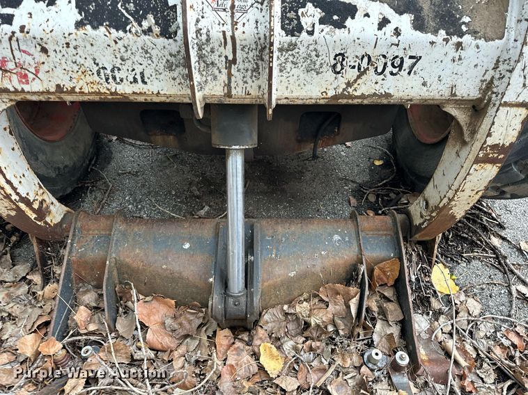 image for item EJ4849 2001 Bobcat  863 skid steer loader