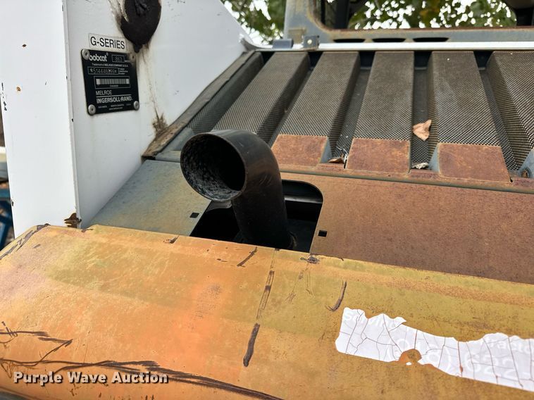 image for item EJ4849 2001 Bobcat  863 skid steer loader