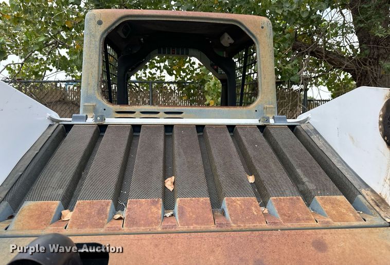 image for item EJ4849 2001 Bobcat  863 skid steer loader