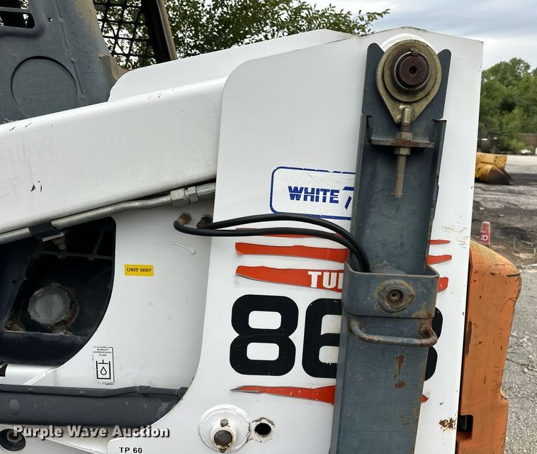 image for item EJ4849 2001 Bobcat  863 skid steer loader