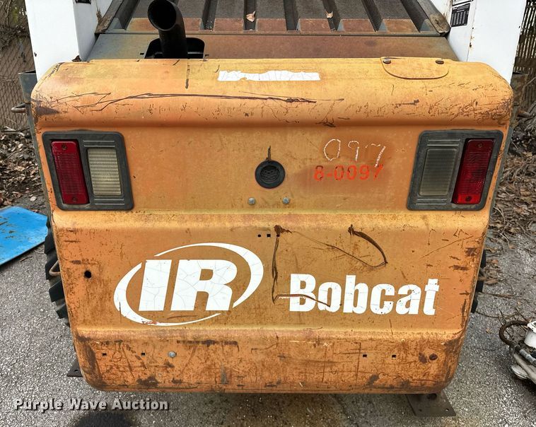 image for item EJ4849 2001 Bobcat  863 skid steer loader