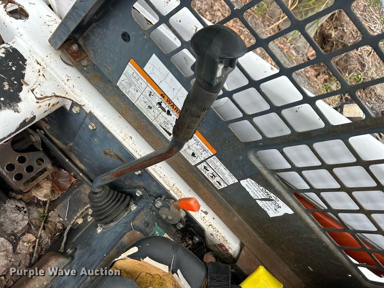 image for item EJ4849 2001 Bobcat  863 skid steer loader