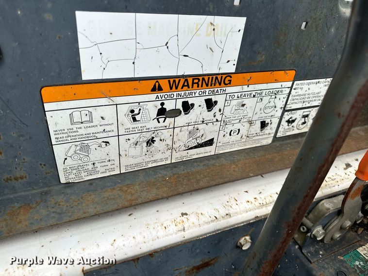 image for item EJ4849 2001 Bobcat  863 skid steer loader