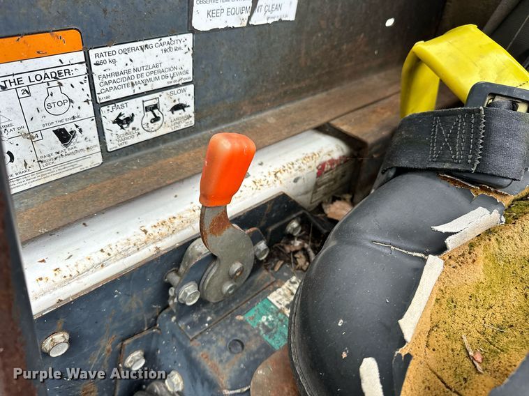image for item EJ4849 2001 Bobcat  863 skid steer loader