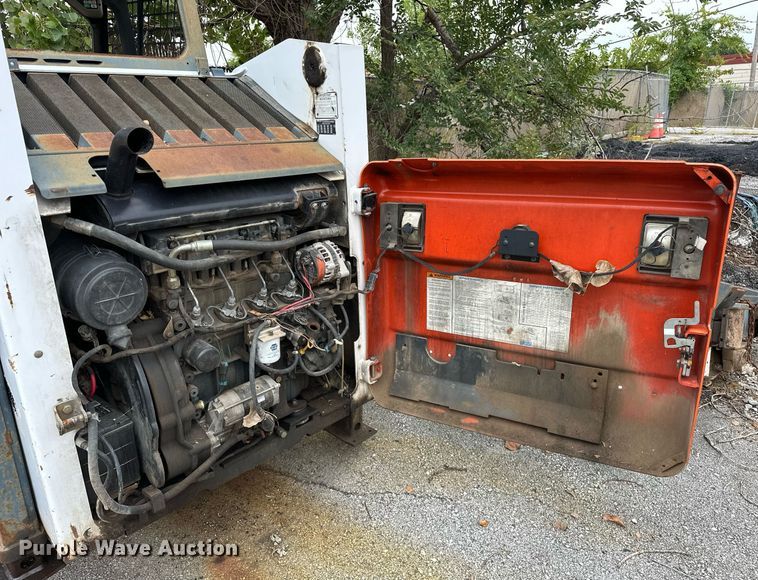 image for item EJ4849 2001 Bobcat  863 skid steer loader