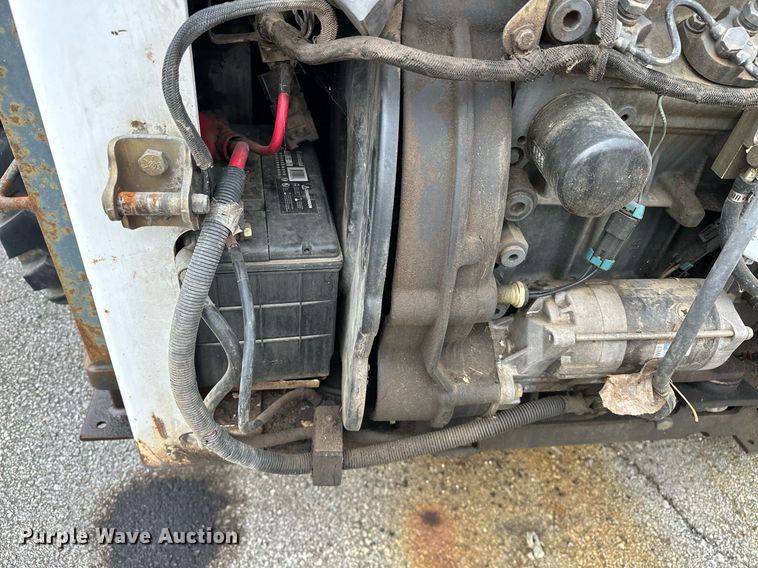 image for item EJ4849 2001 Bobcat  863 skid steer loader