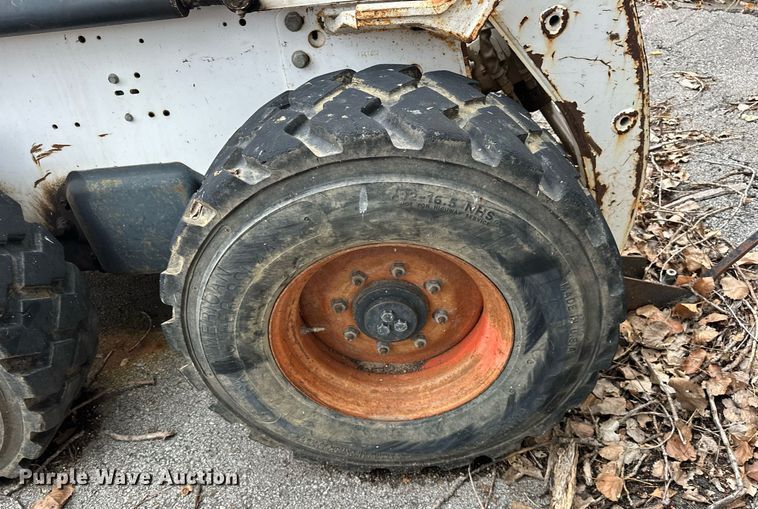 image for item EJ4849 2001 Bobcat  863 skid steer loader