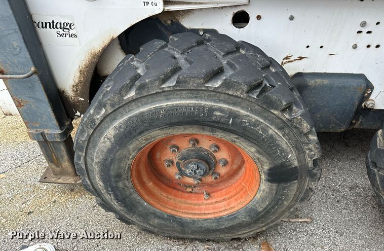 image for item EJ4849 2001 Bobcat  863 skid steer loader