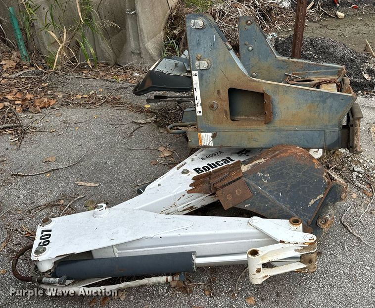 image for item EJ4849 2001 Bobcat  863 skid steer loader