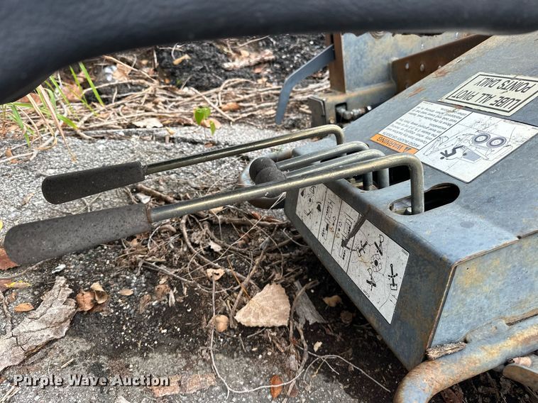 image for item EJ4849 2001 Bobcat  863 skid steer loader