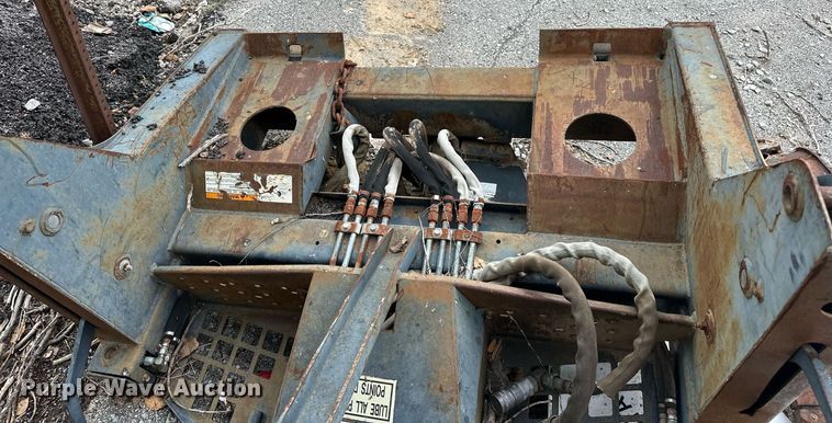 image for item EJ4849 2001 Bobcat  863 skid steer loader