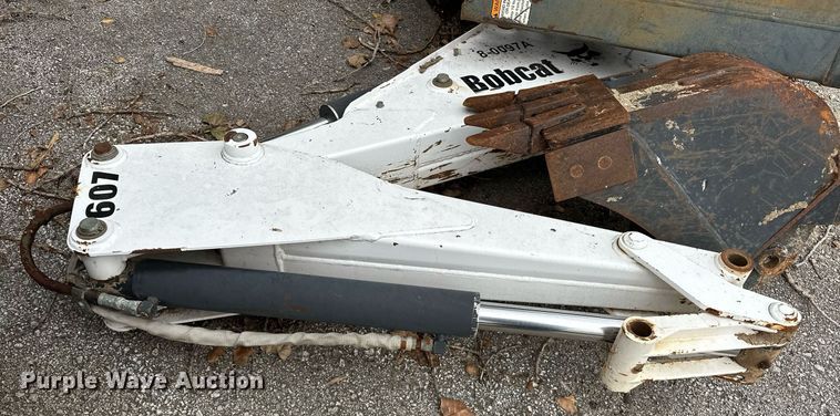 image for item EJ4849 2001 Bobcat  863 skid steer loader