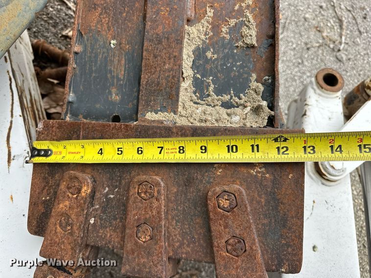 image for item EJ4849 2001 Bobcat  863 skid steer loader