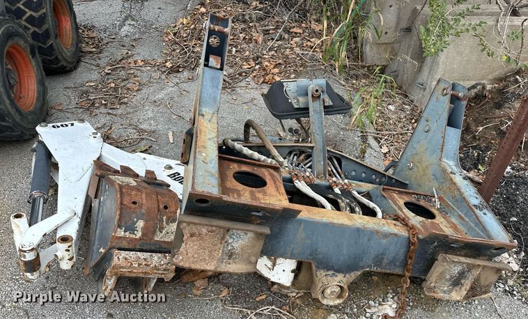 image for item EJ4849 2001 Bobcat  863 skid steer loader