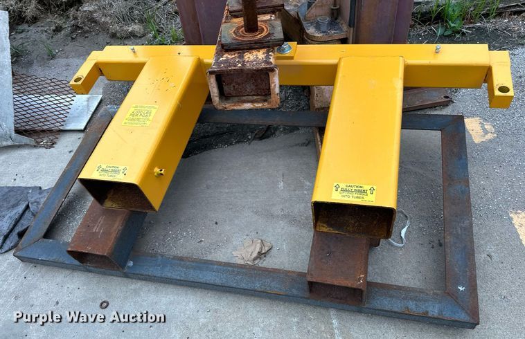 image for item EJ4851 Mowhawk LMF-12 automotive lift 