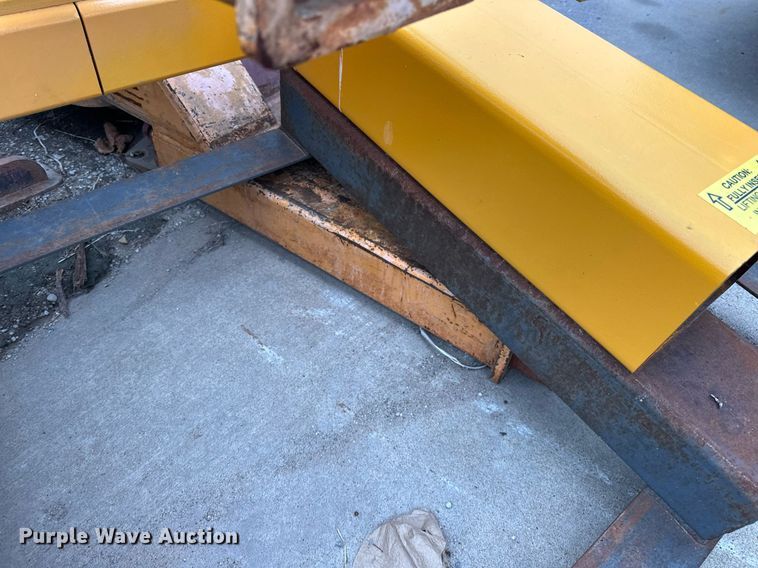 image for item EJ4851 Mowhawk LMF-12 automotive lift 