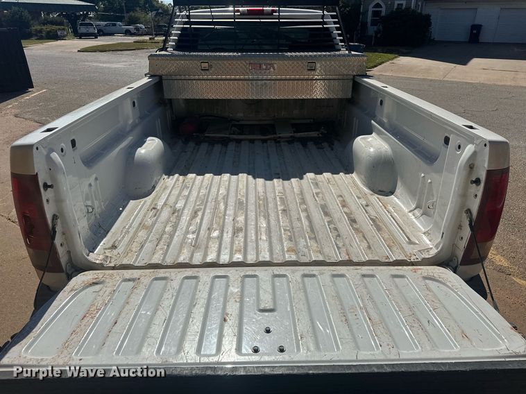 image for item EJ4852 2008 GMC Sierra 1500 pickup truck