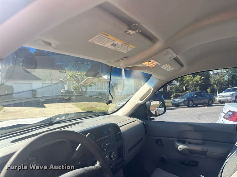 image for item EJ4852 2008 GMC Sierra 1500 pickup truck