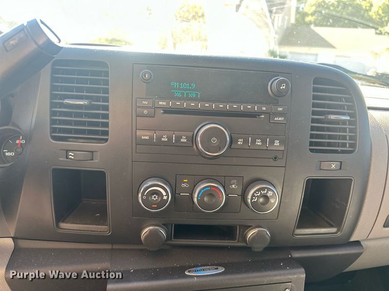 image for item EJ4852 2008 GMC Sierra 1500 pickup truck