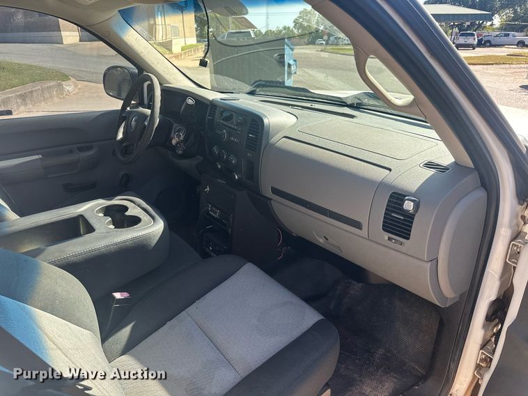 image for item EJ4852 2008 GMC Sierra 1500 pickup truck