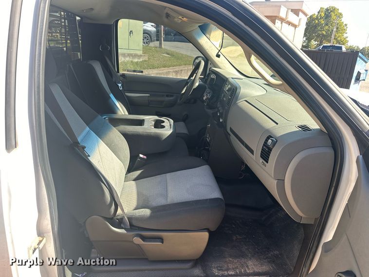 image for item EJ4852 2008 GMC Sierra 1500 pickup truck