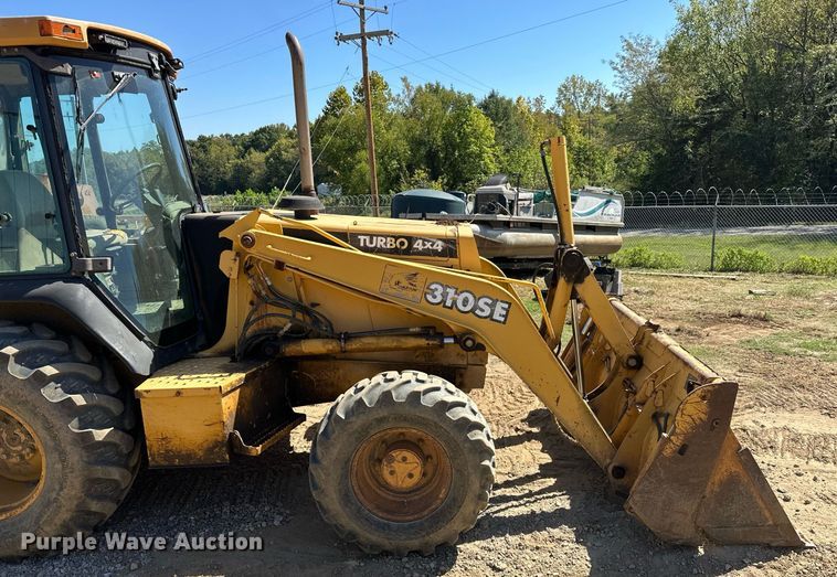 image for item EJ4879 1998 John Deere 310SE backhoe