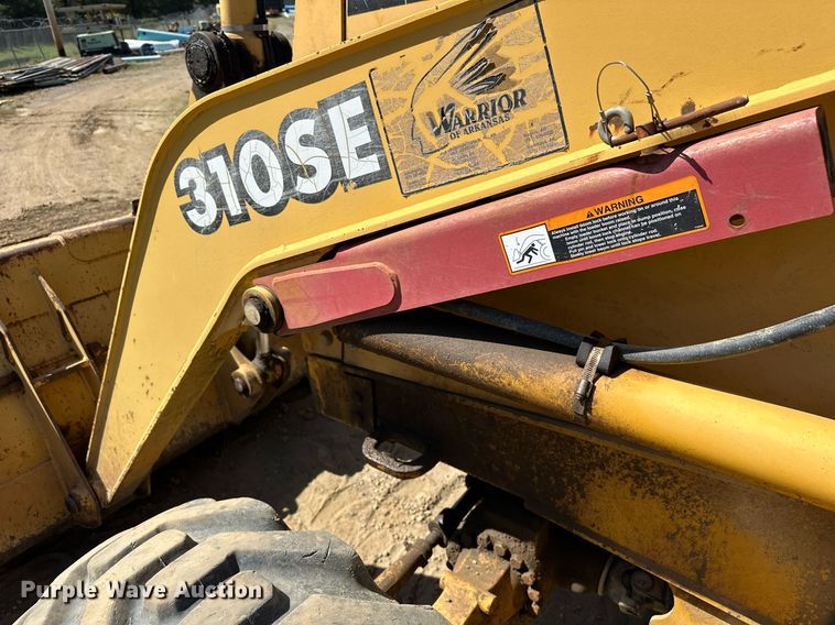 image for item EJ4879 1998 John Deere 310SE backhoe