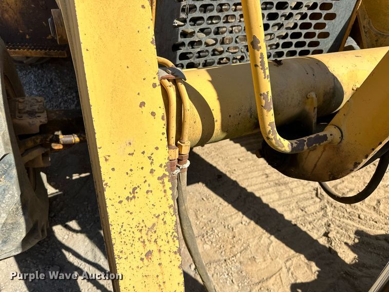 image for item EJ4879 1998 John Deere 310SE backhoe