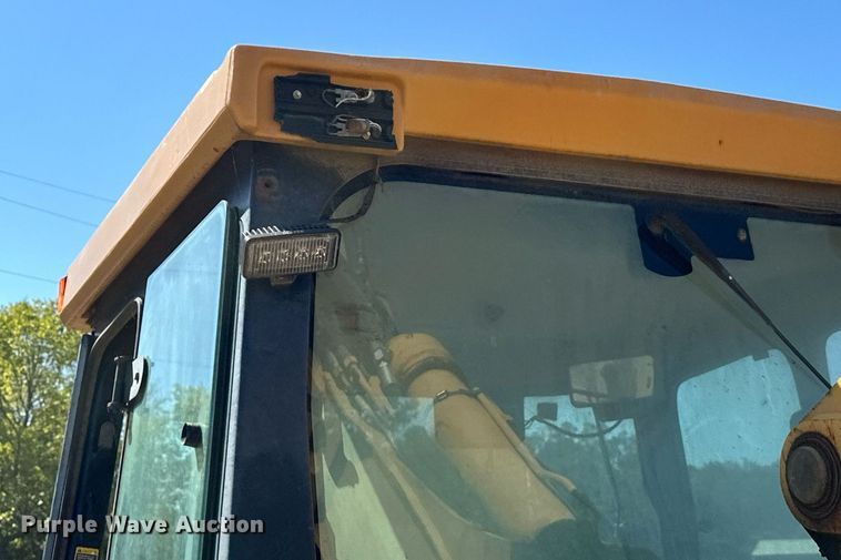 image for item EJ4879 1998 John Deere 310SE backhoe