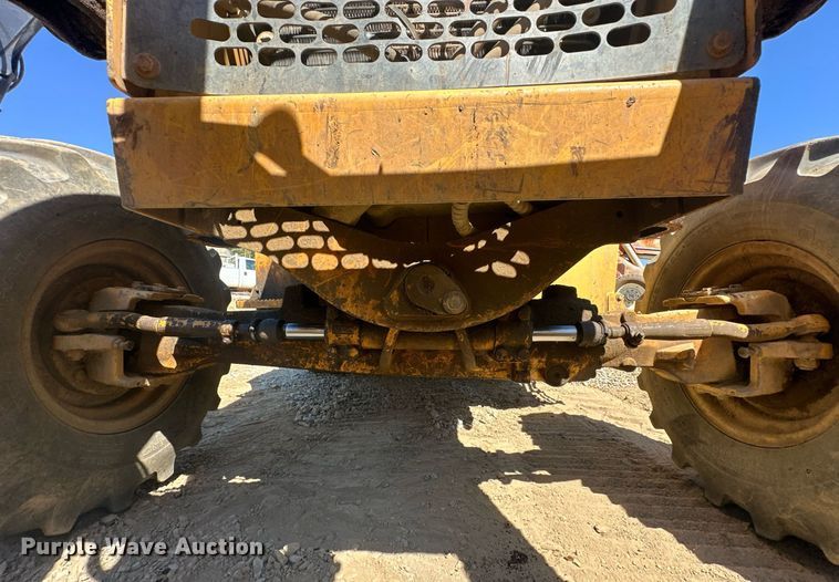 image for item EJ4879 1998 John Deere 310SE backhoe