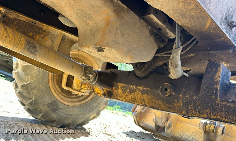 image for item EJ4879 1998 John Deere 310SE backhoe