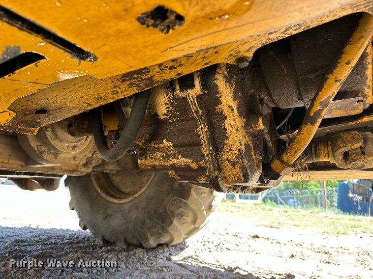 image for item EJ4879 1998 John Deere 310SE backhoe