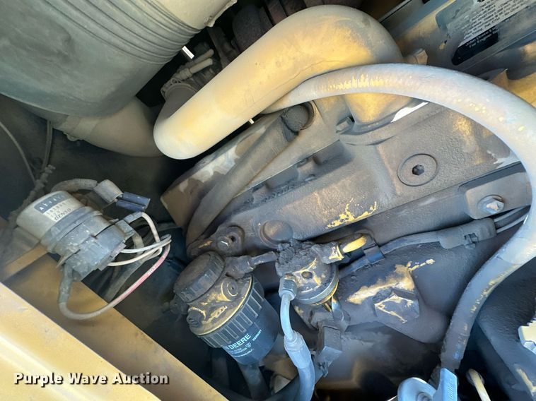 image for item EJ4879 1998 John Deere 310SE backhoe