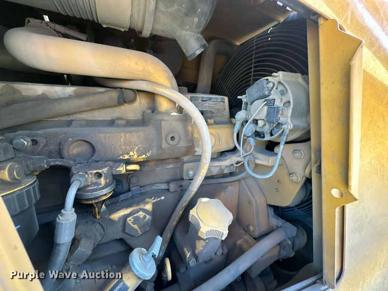 image for item EJ4879 1998 John Deere 310SE backhoe