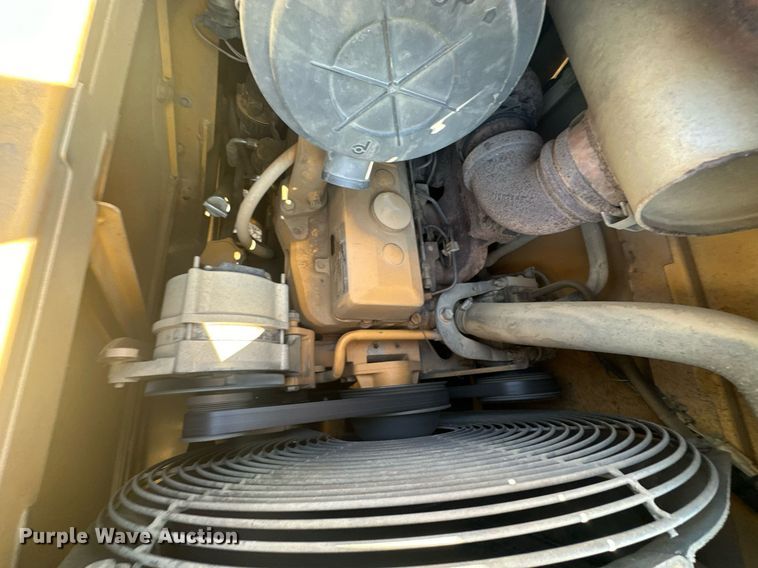 image for item EJ4879 1998 John Deere 310SE backhoe