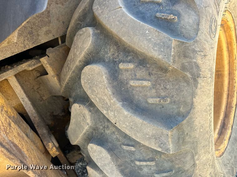 image for item EJ4879 1998 John Deere 310SE backhoe