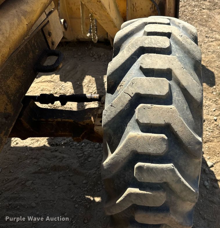 image for item EJ4879 1998 John Deere 310SE backhoe